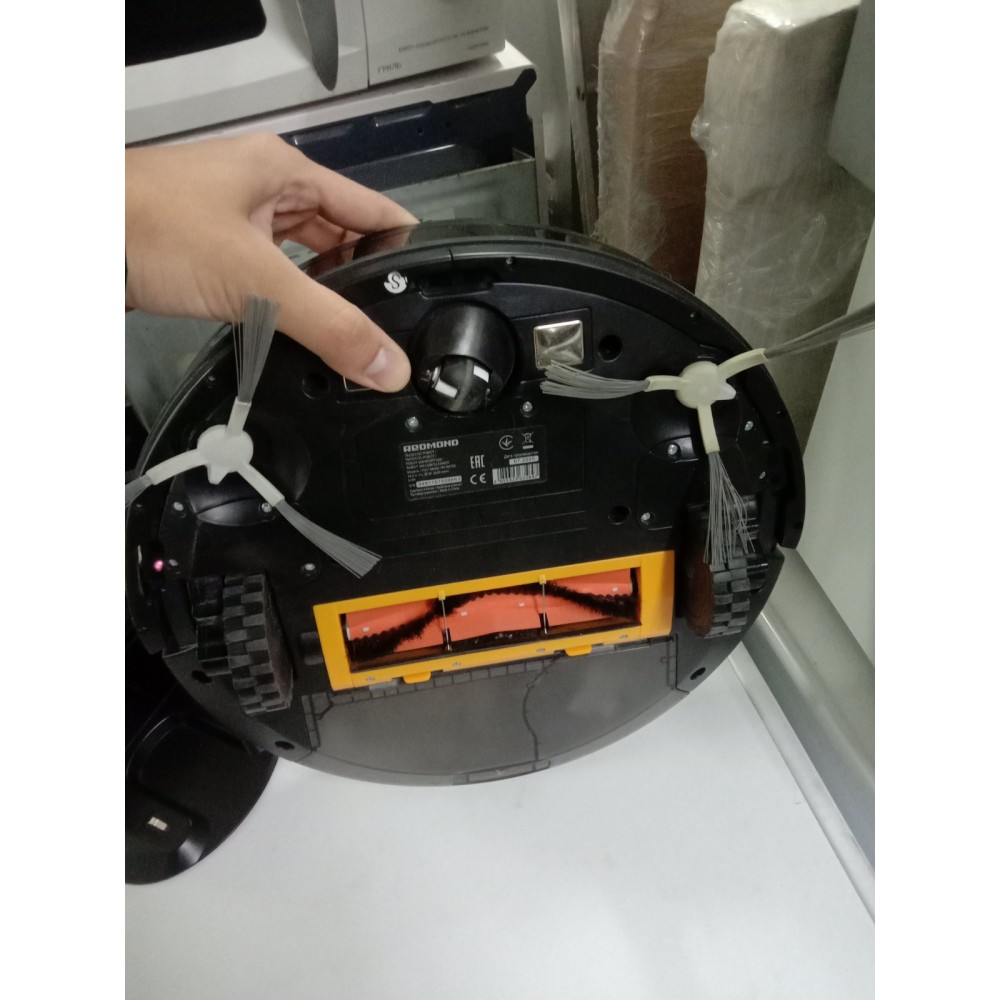 Робот-пылесос Redmond RV-R670S WiFi не комплект Робот-пылесос Redmond RV-R670S WiFi не комплект