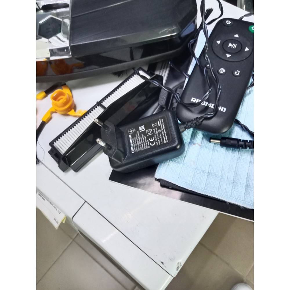 Робот-пылесос Redmond (Редмонд) RV-R250 Робот-пылесос Redmond (Редмонд) RV-R250